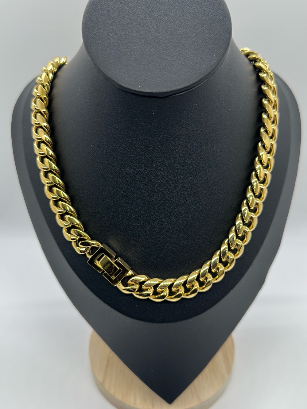 Men's Polished Gold Cuban Link Necklace - Bold Chain Accessory
